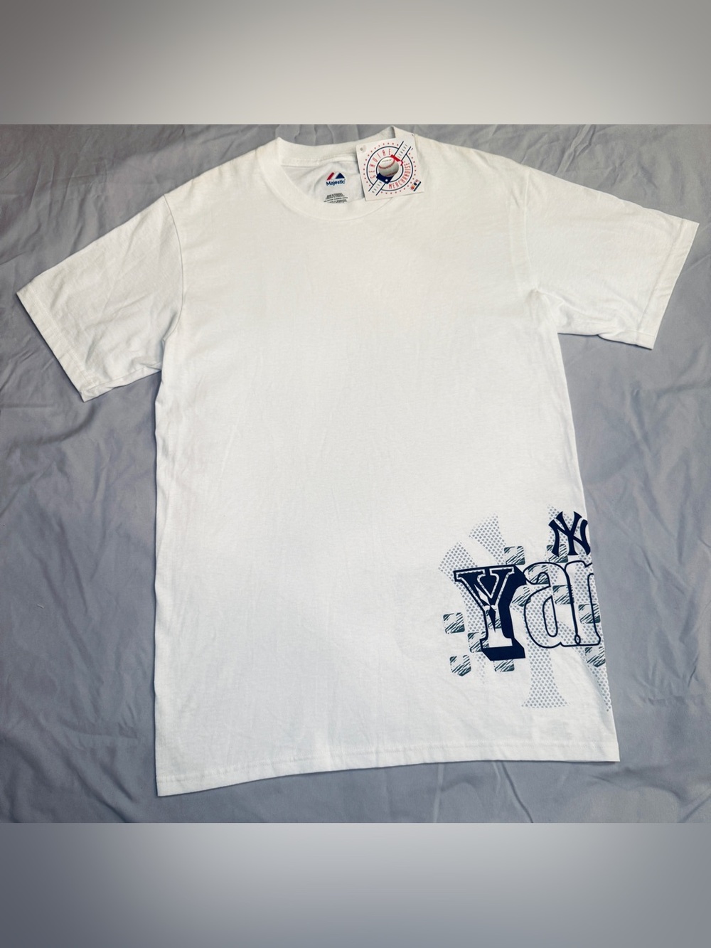 New York Yankees MLB Baseball T Shirt ~ Size Men’s Sm ~ White And Navy Blue